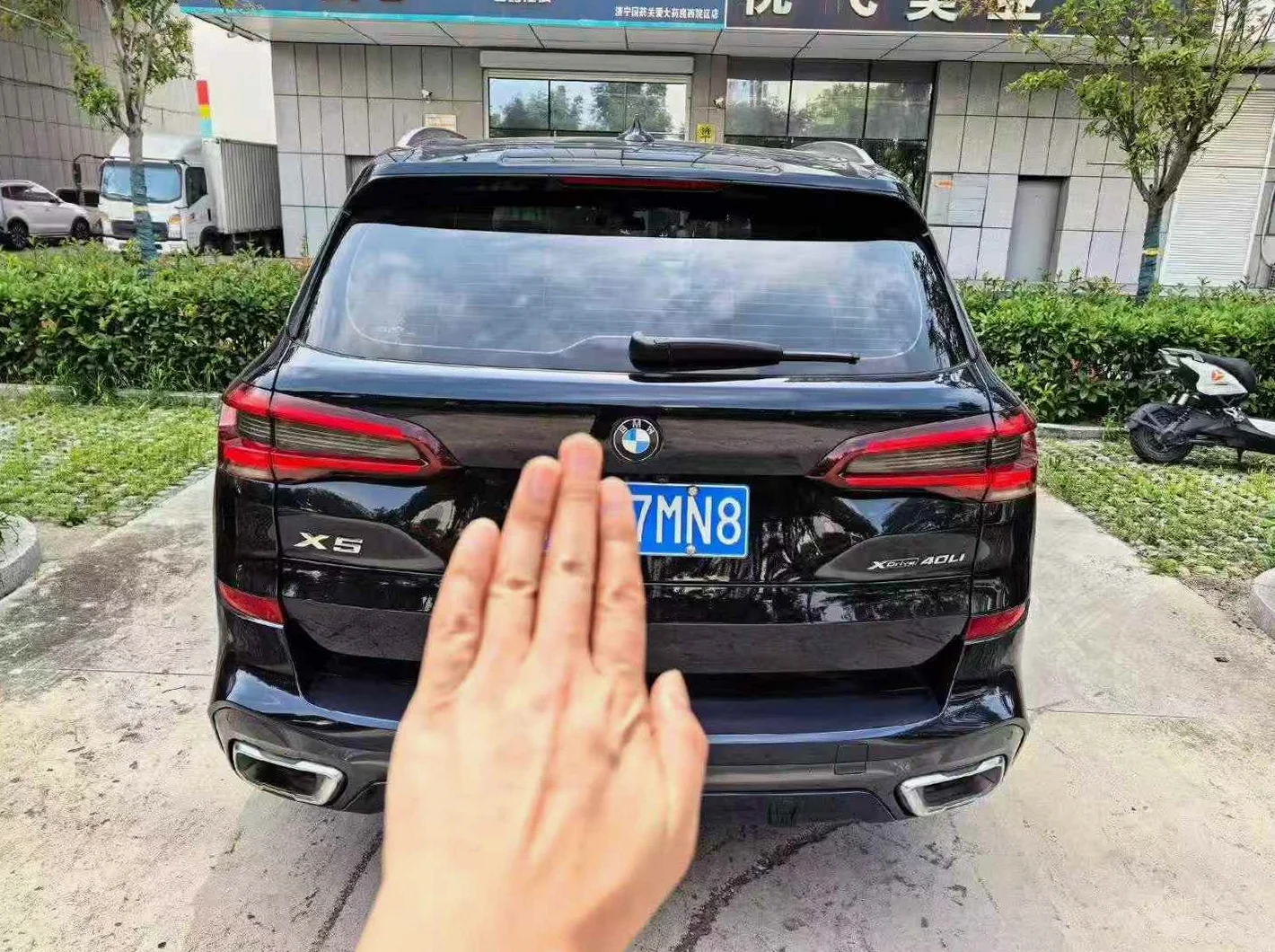 宝马X5 后面外观二