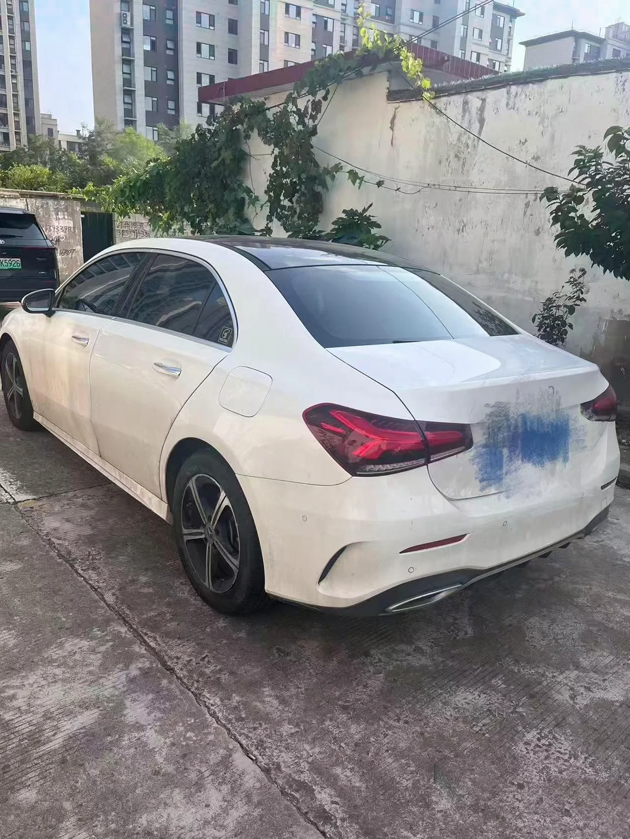 奔驰A 后面外观三