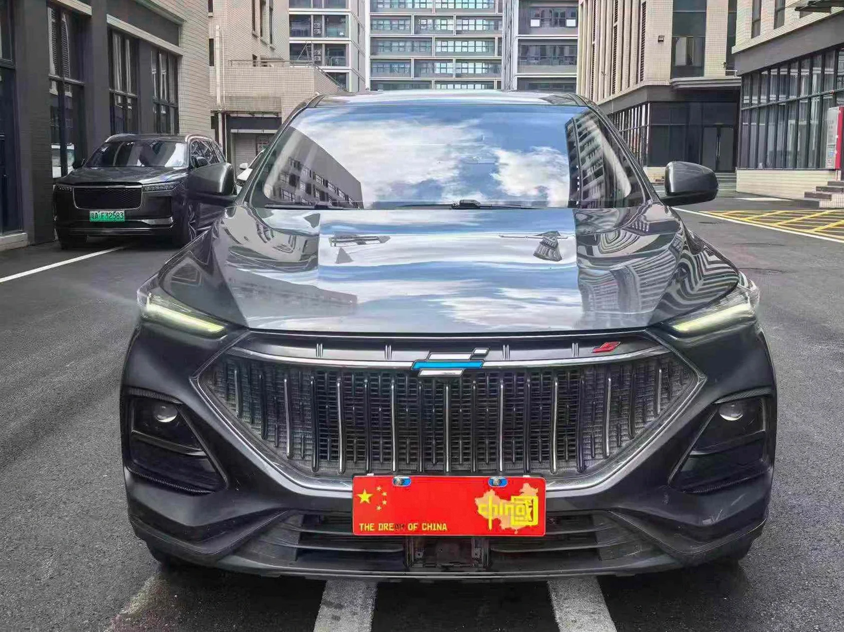 长安汽车欧尚 正面外观二