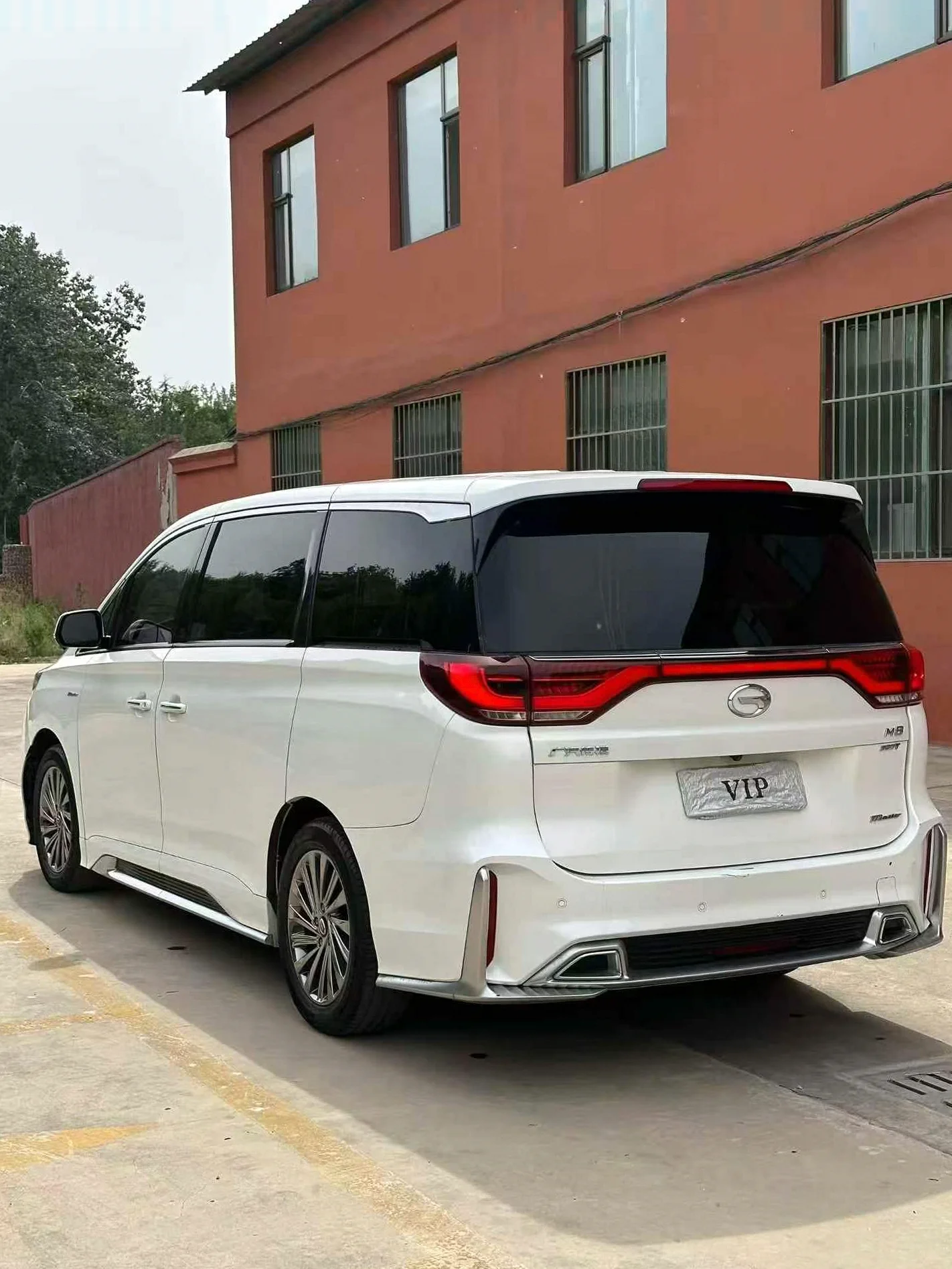 传祺M8 后面外观二