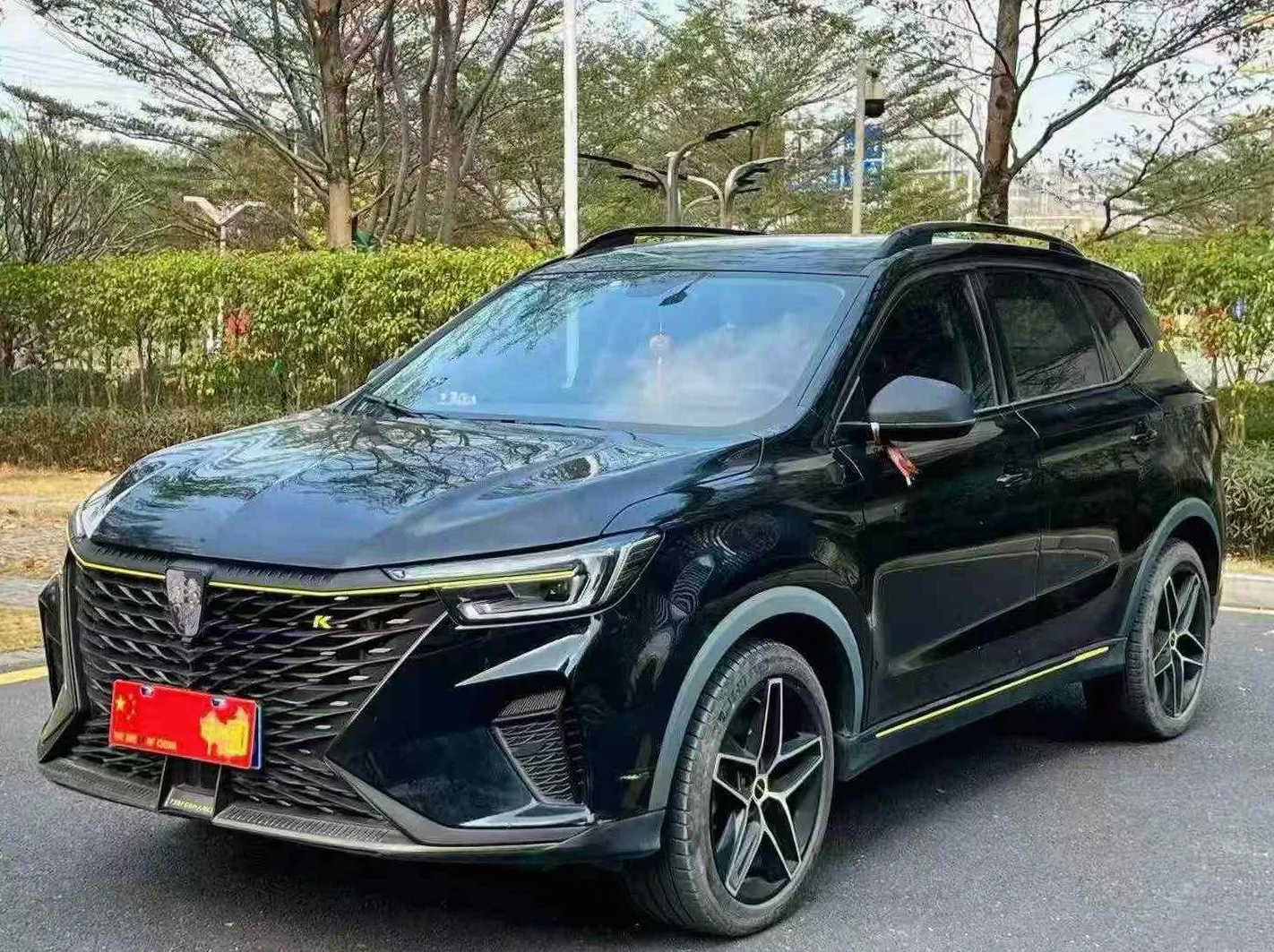 荣威RX5 正面外观三