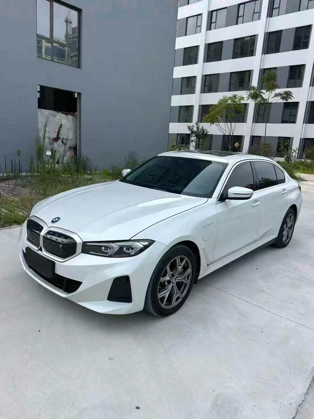宝马I3 正面外观三