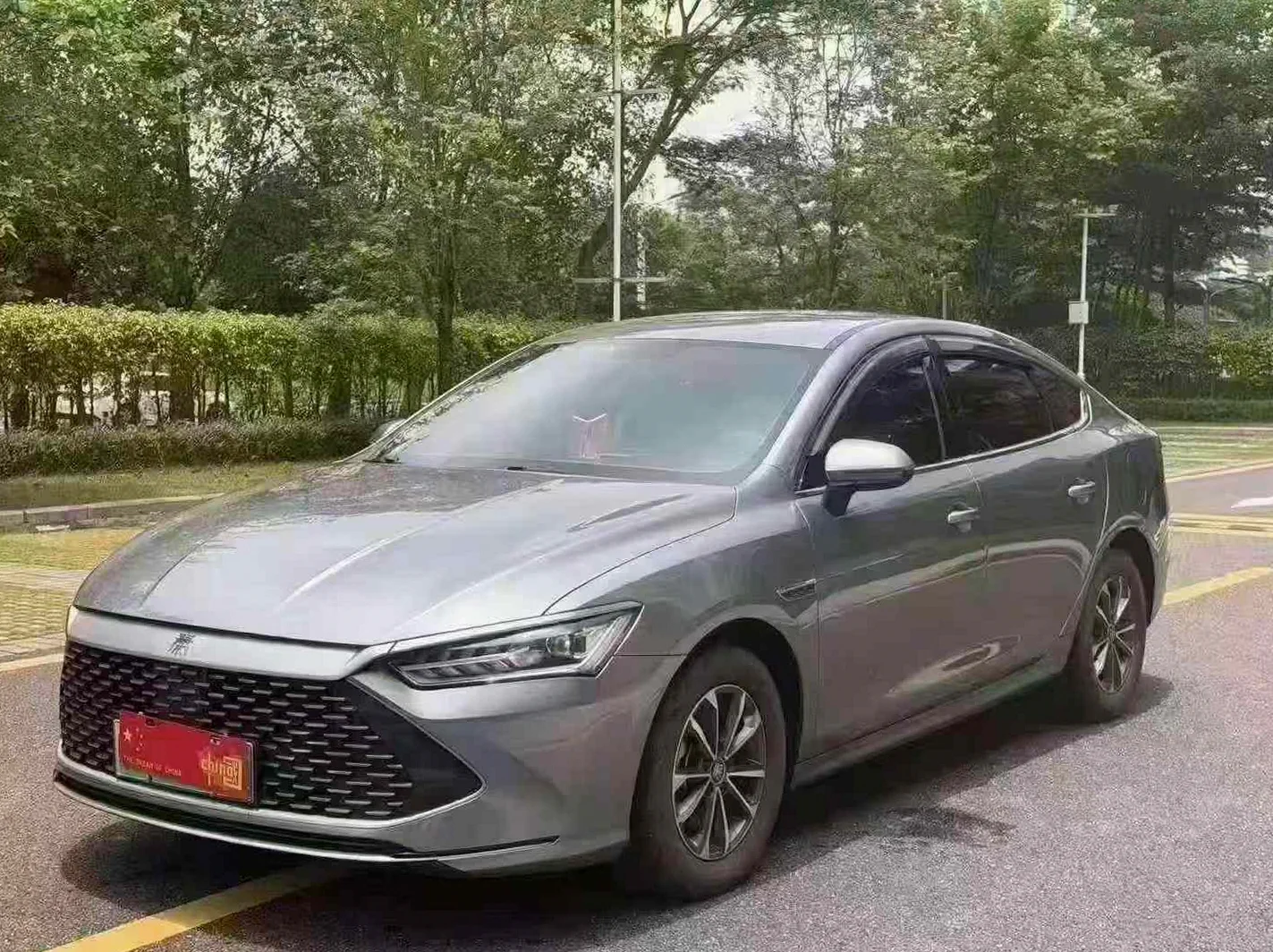 比亚迪秦 正面外观三