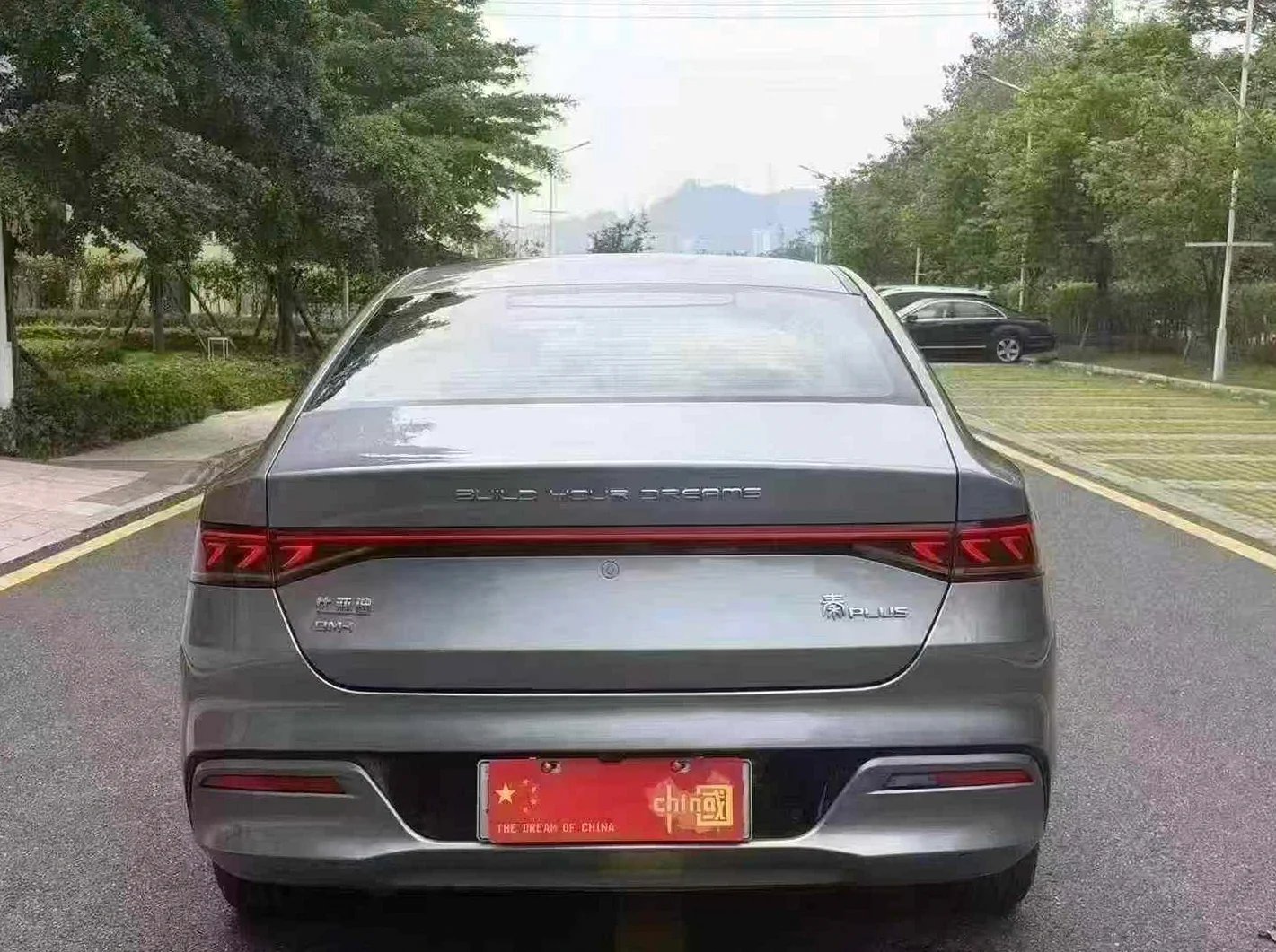 比亚迪秦 后面外观二