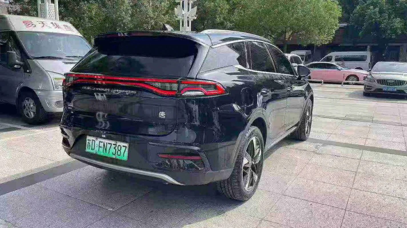 比亚迪唐 驾驶室