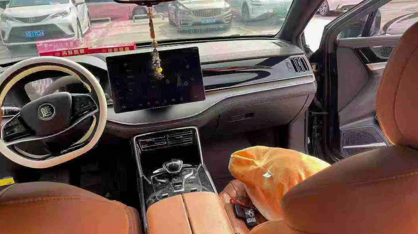 比亚迪唐 后面外观二