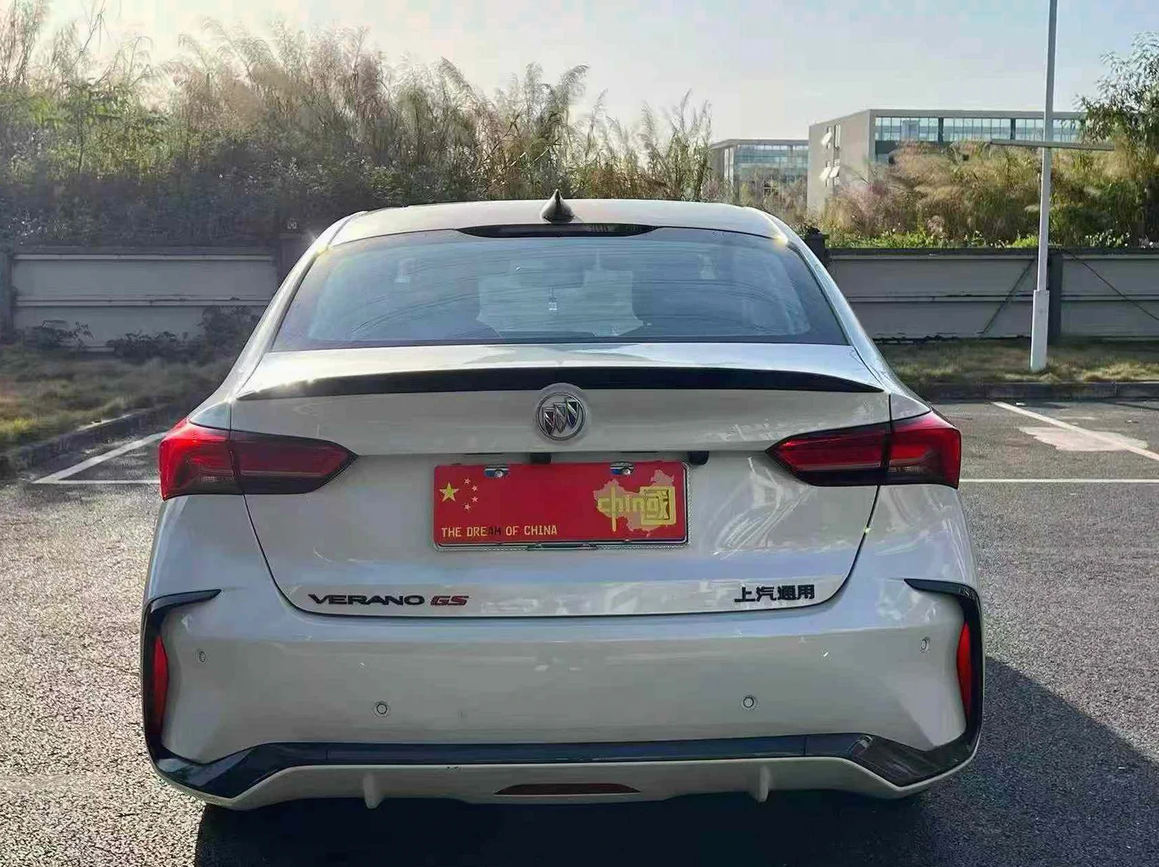 别克威朗 后面外观二