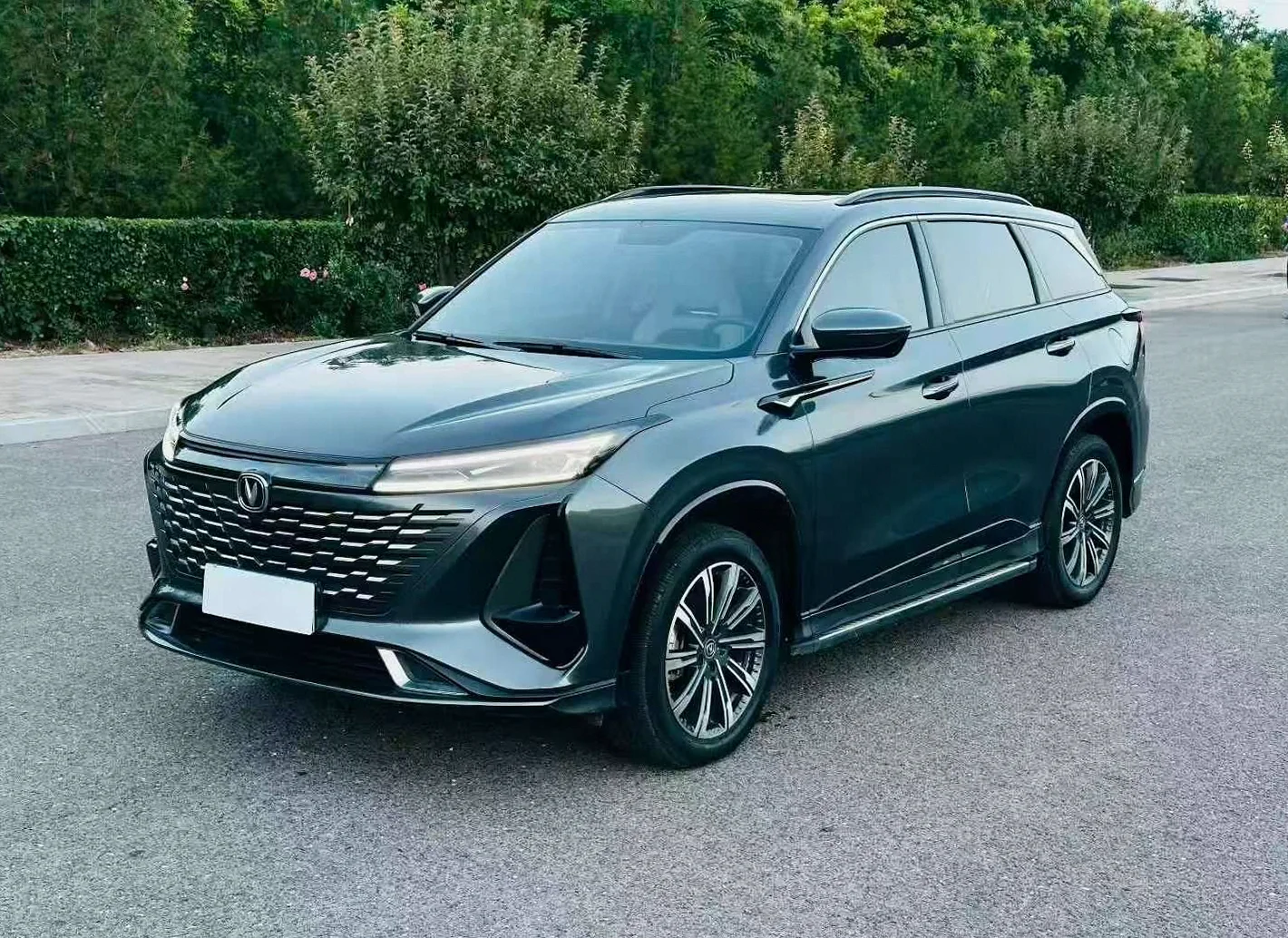 长安汽车CS75 正面外观三