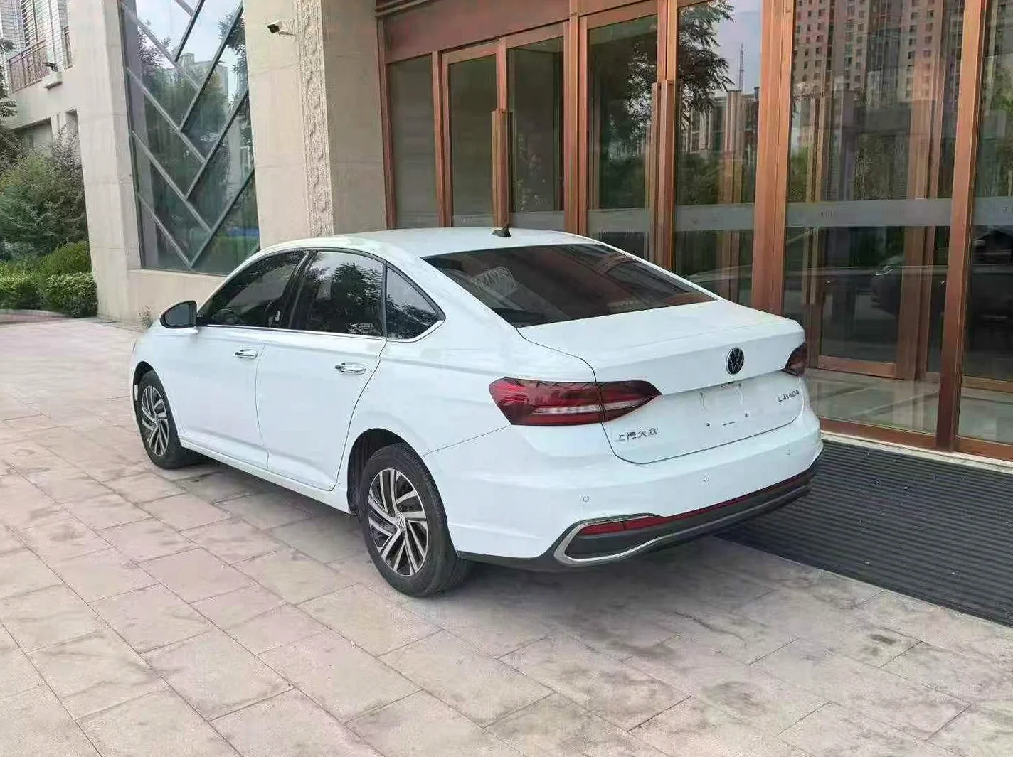大众朗逸 后面外观三