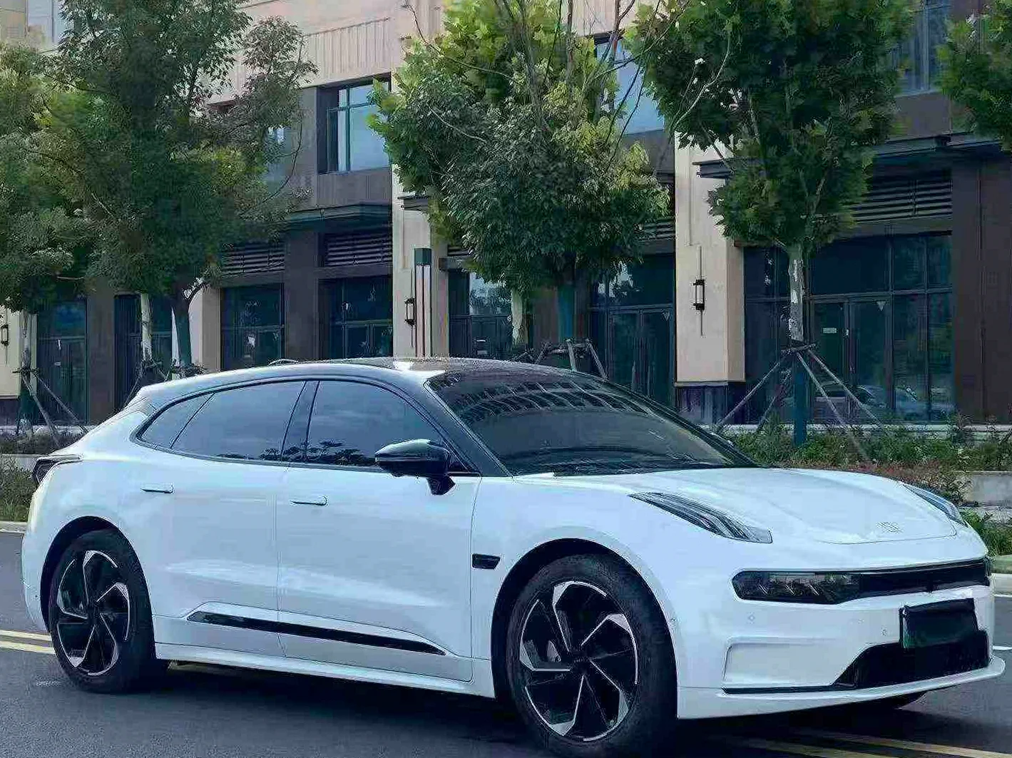 极氪汽车001 正面外观二