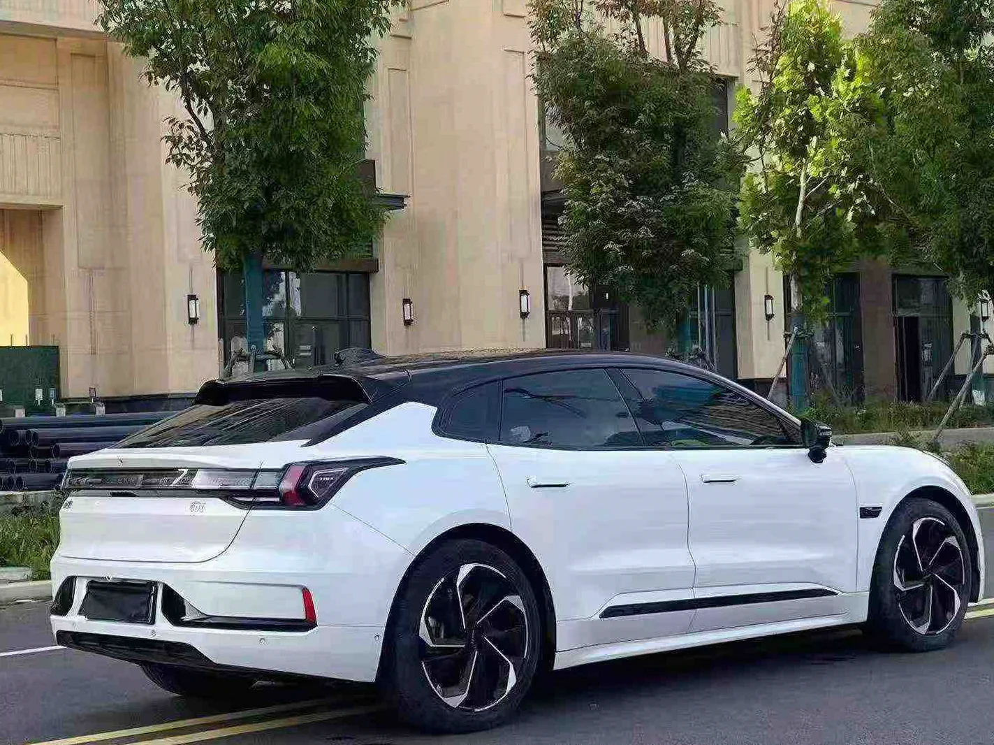 极氪汽车001 后面外观一