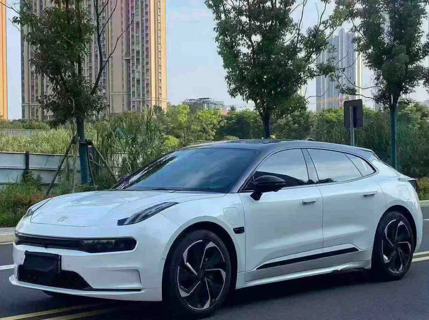 极氪汽车001 正面外观三