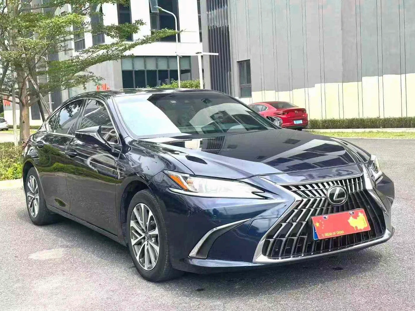 雷克萨斯ES 正面外观二