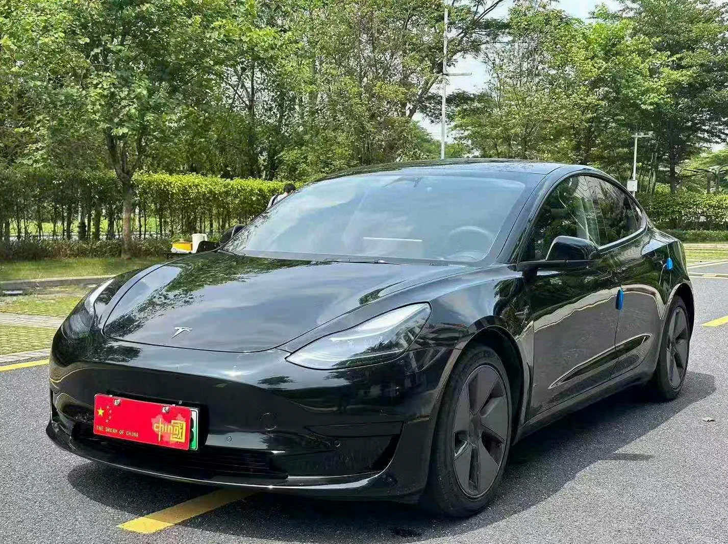 特斯拉MODEL 正面外观三