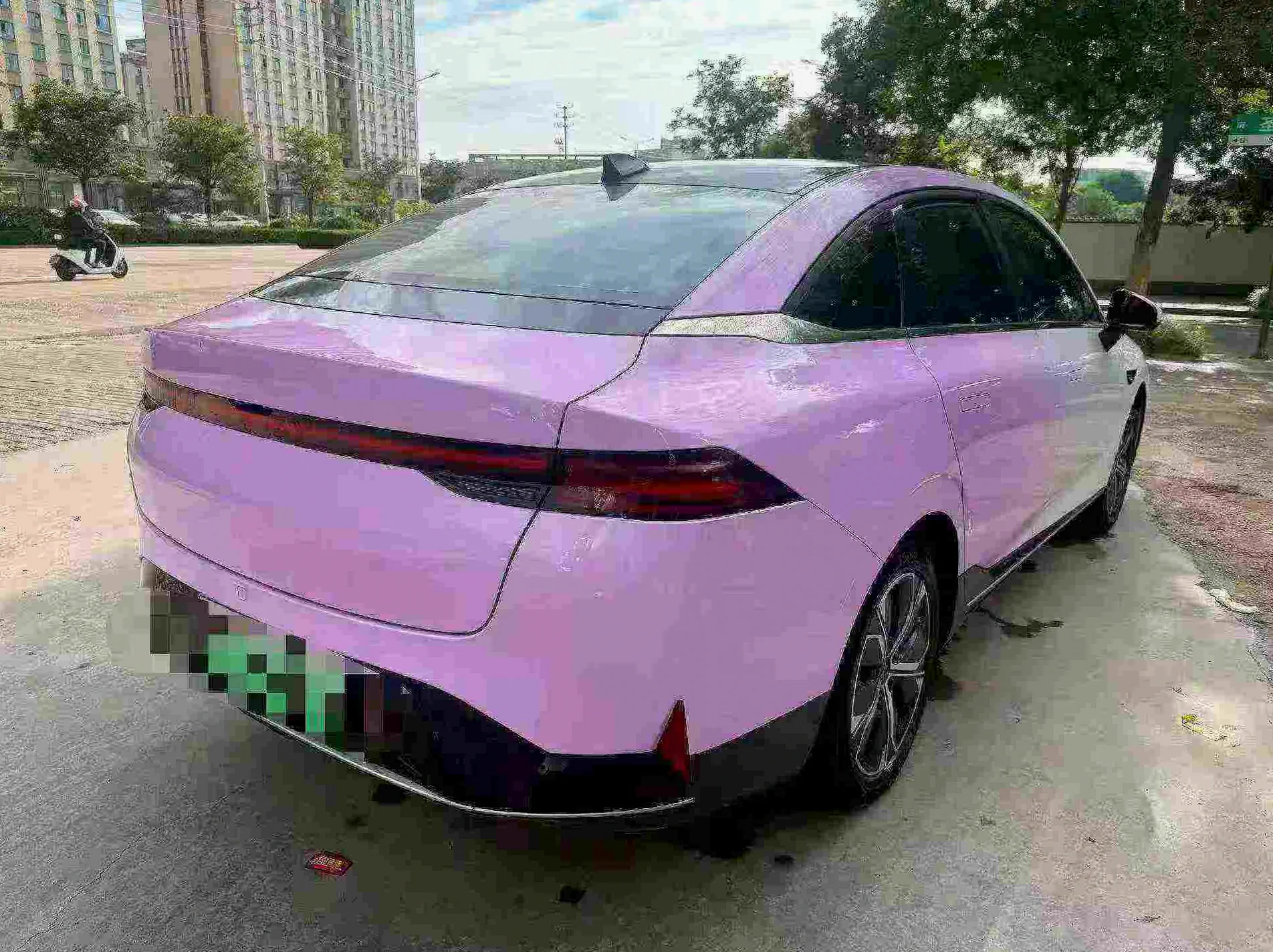 小鹏汽车P5 后面外观三