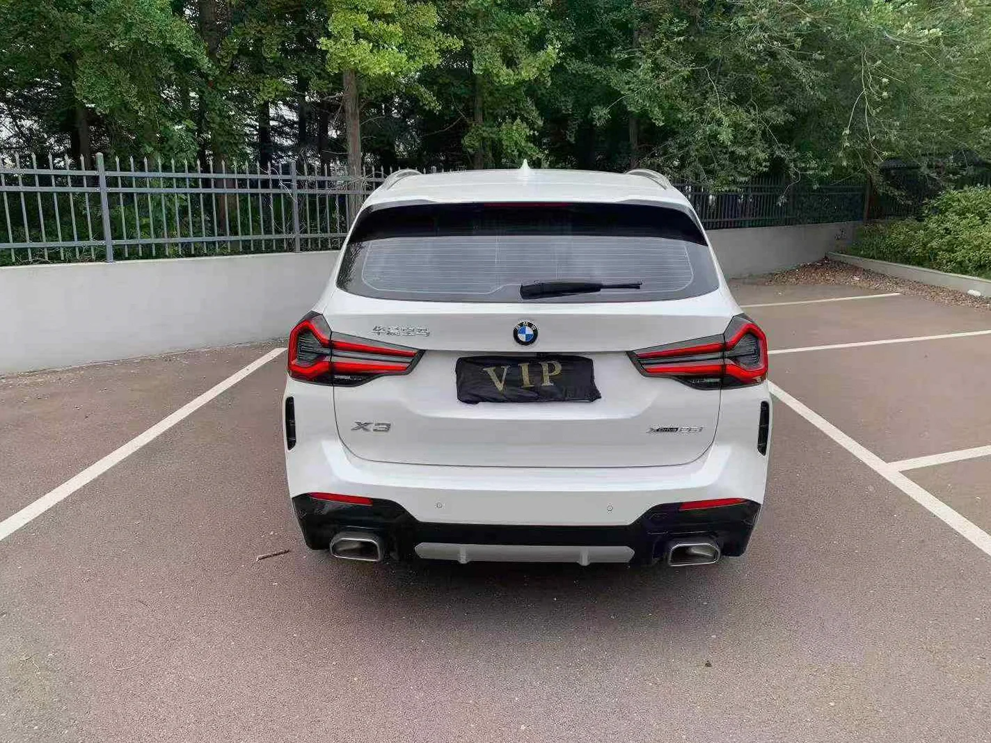 宝马X3 后面外观一