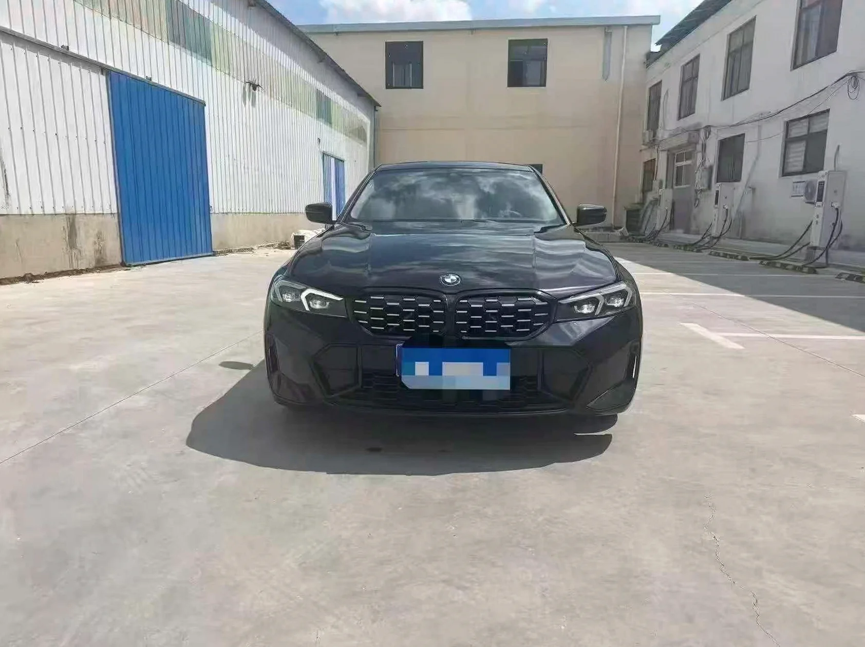 宝马3系 正面外观二