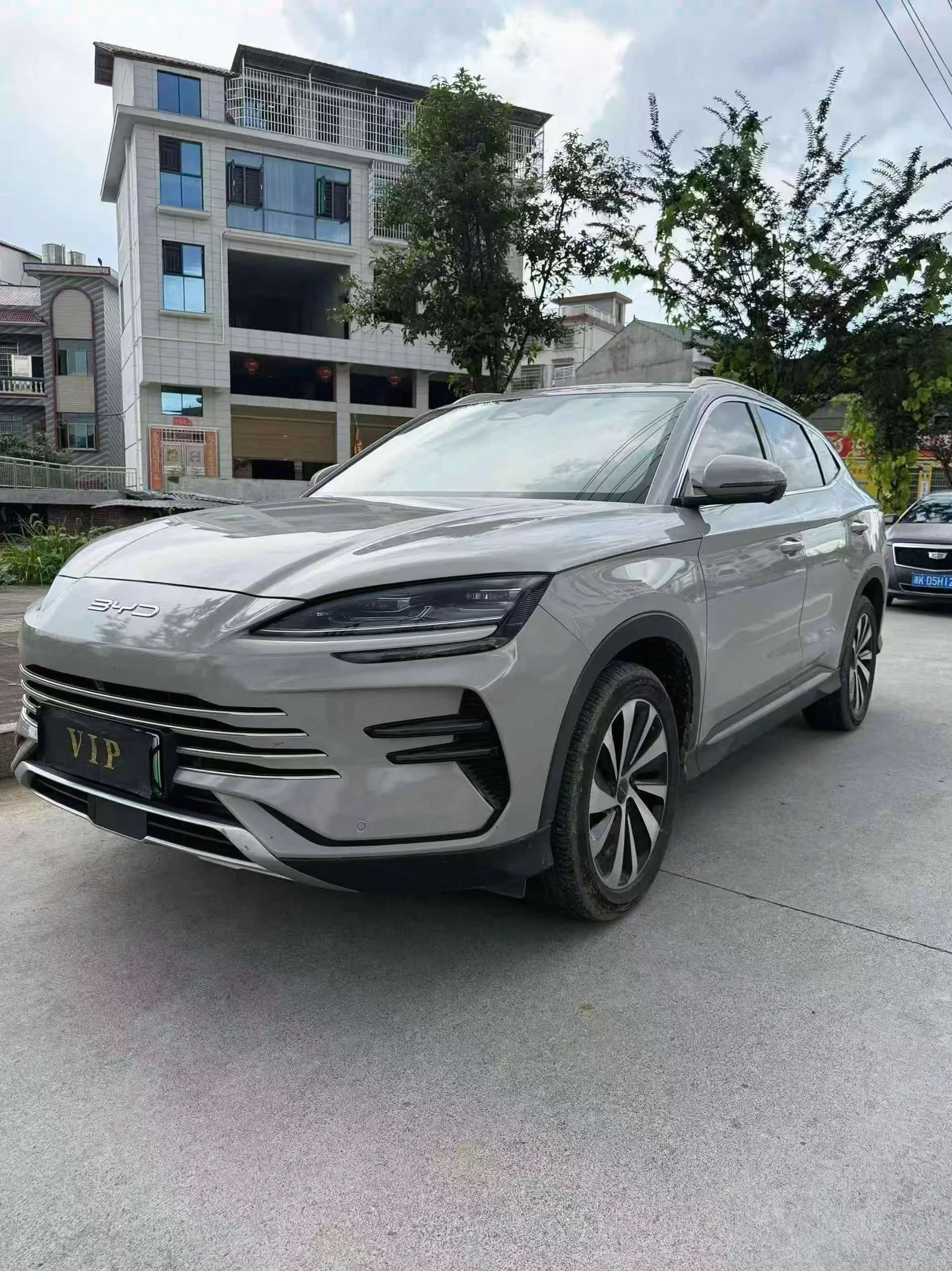 比亚迪宋PLUS 正面外观二