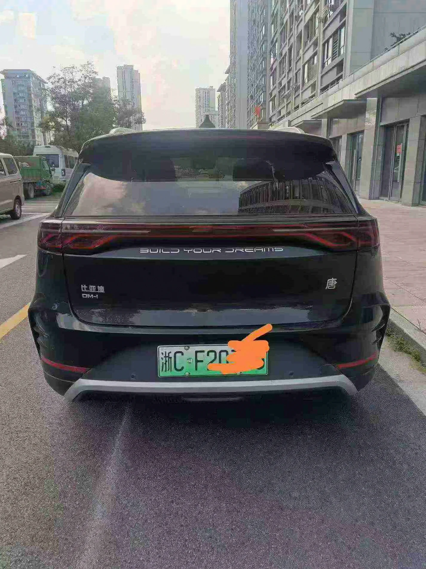 比亚迪唐 正面外观二