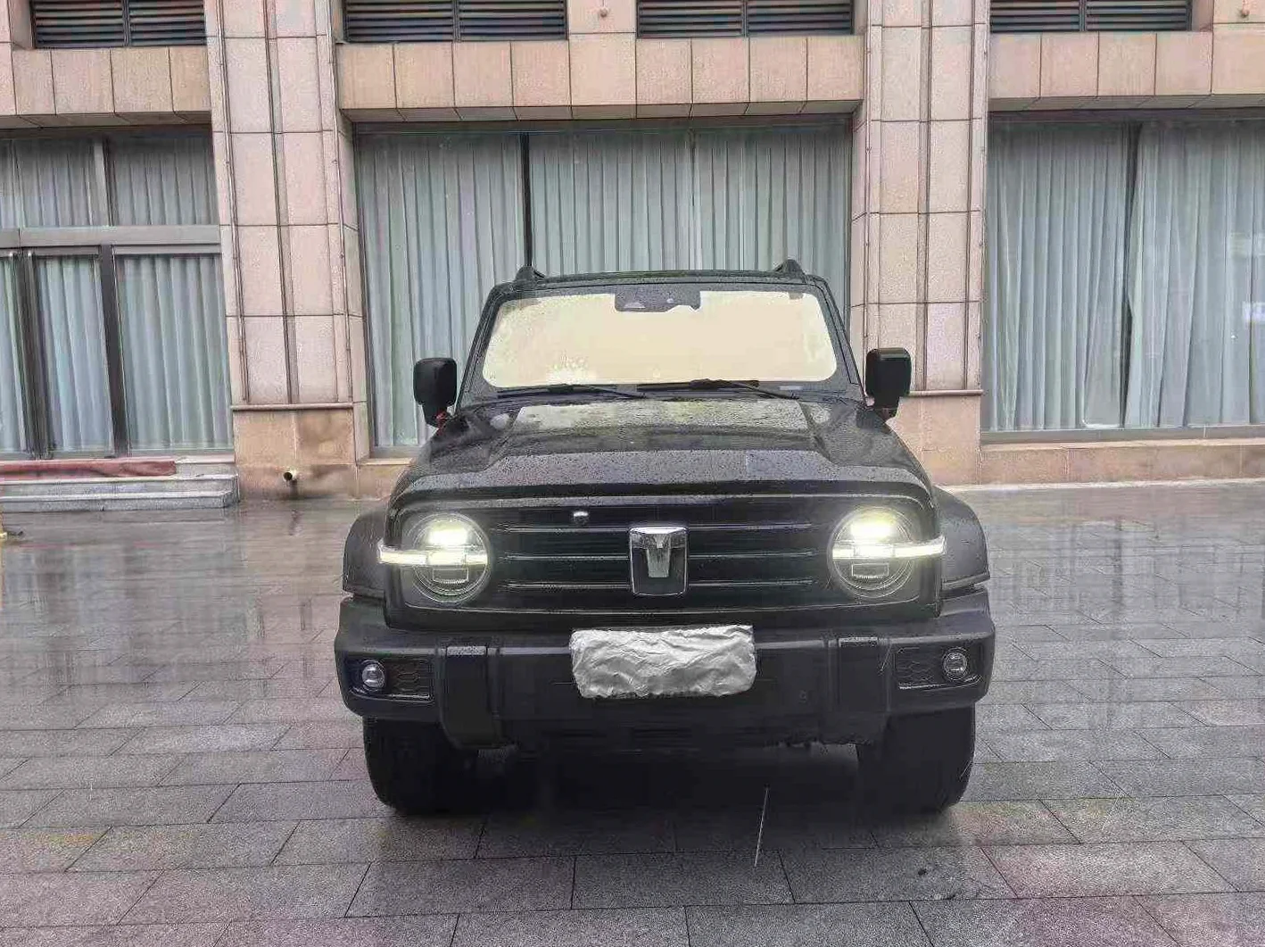 长城汽车坦克 正面外观二