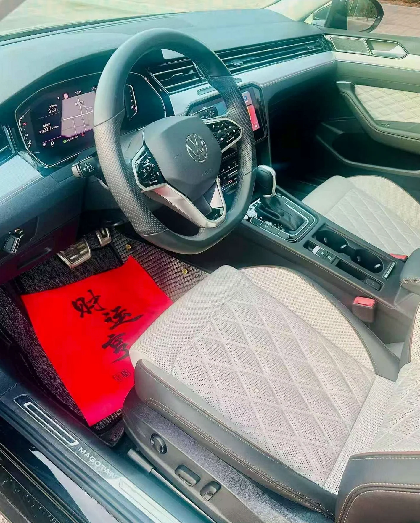 大众迈腾 后面外观一