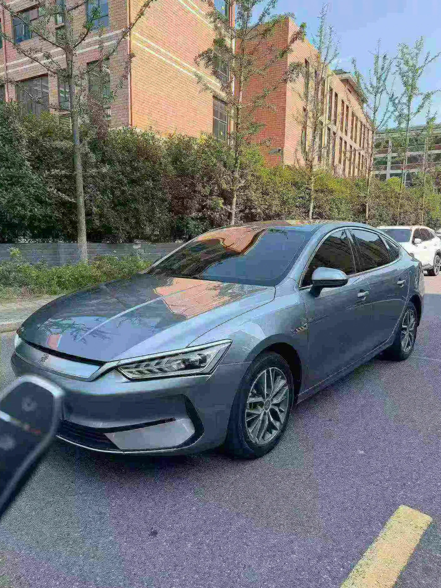 比亚迪秦 正面外观三