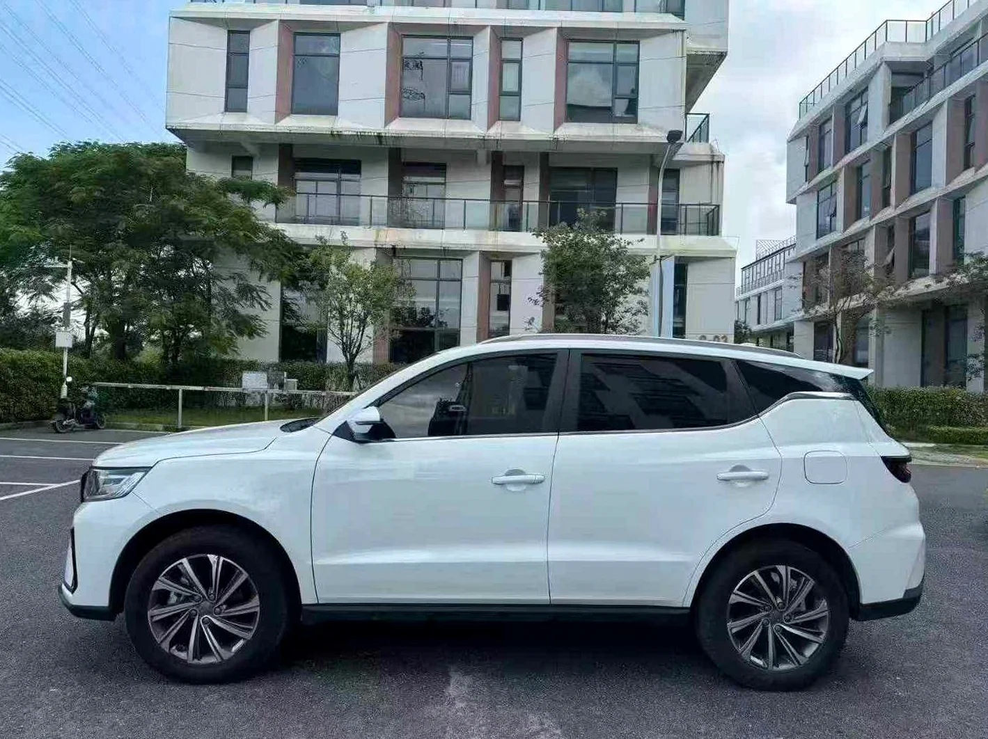 吉利远景 后面外观一