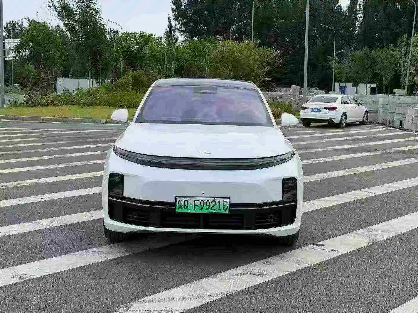 理想L7 正面外观三