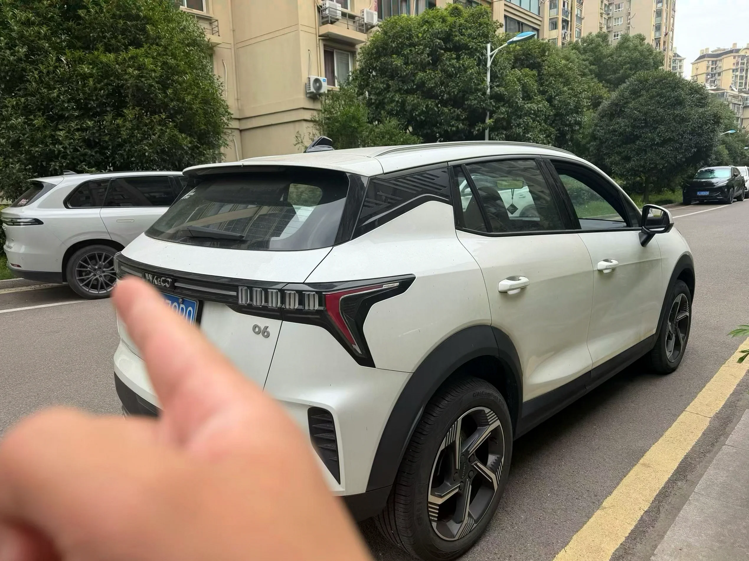 领克06 后面外观三