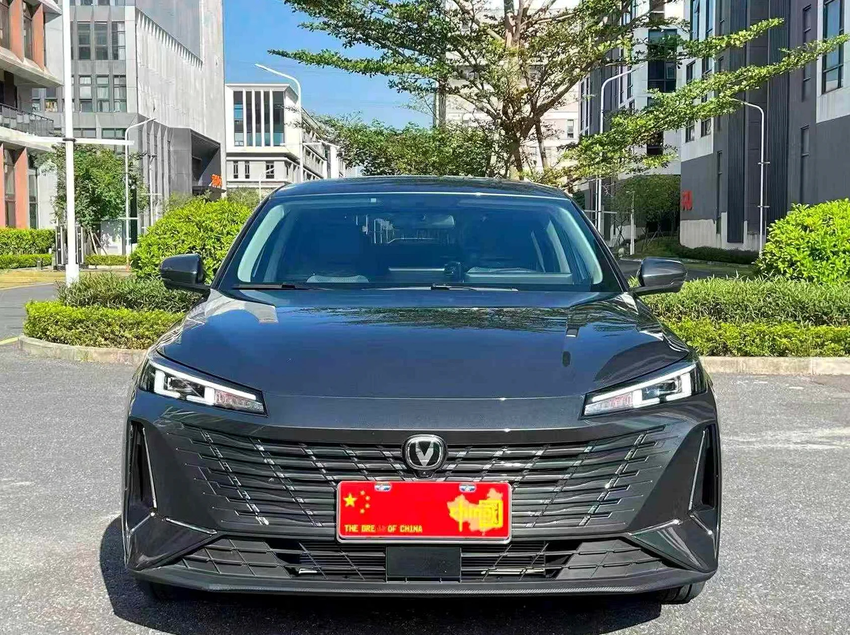 长安汽车逸动 正面外观二