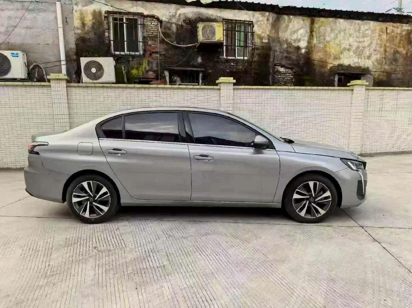 东风标致 驾驶室