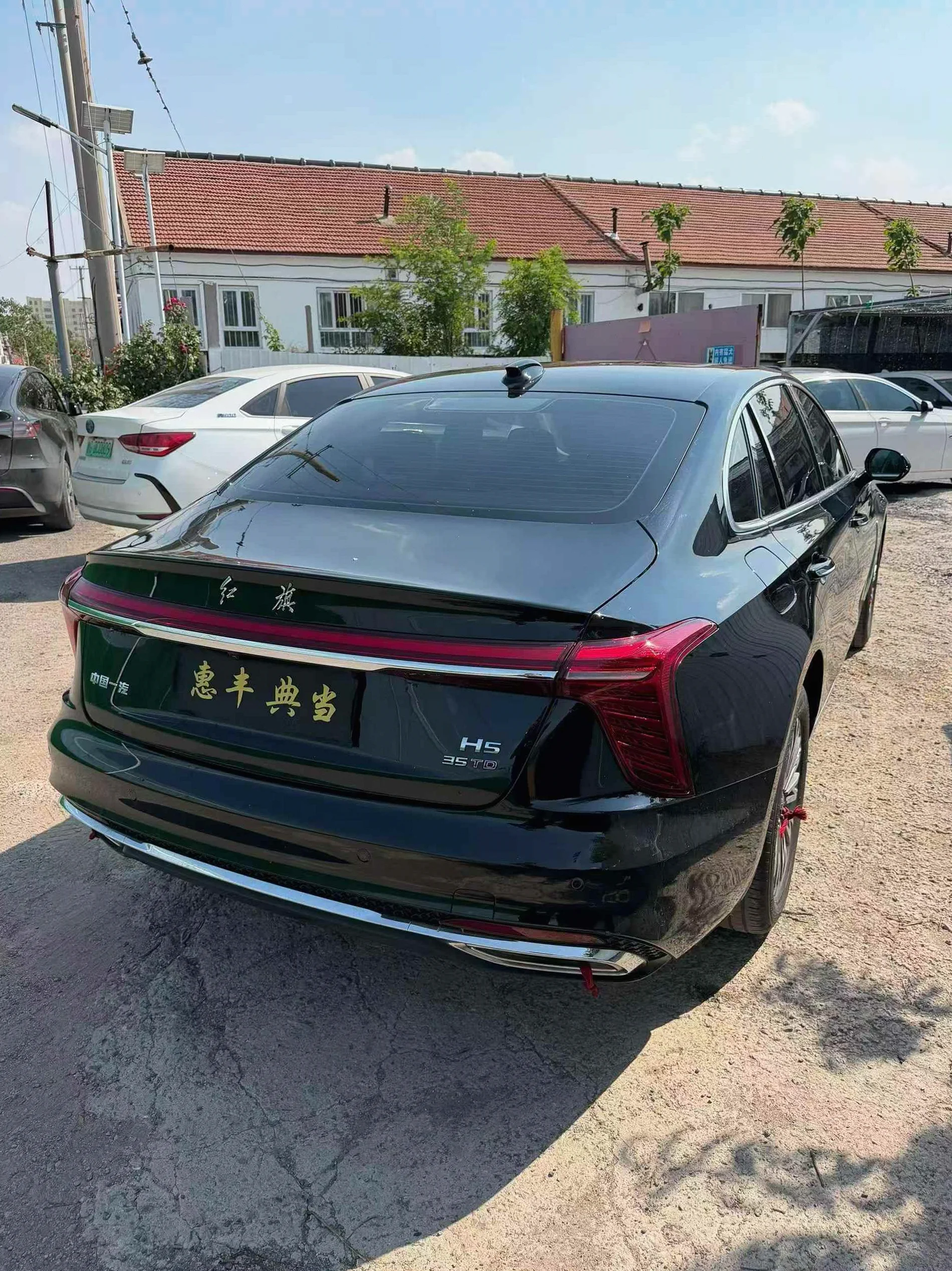红旗H5 驾驶室