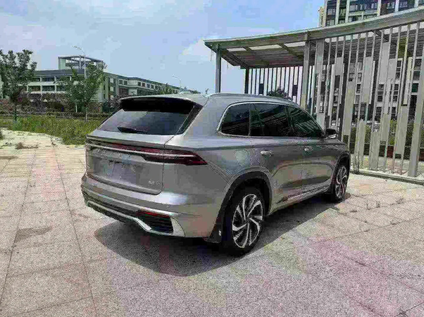 吉利星越 后面外观三