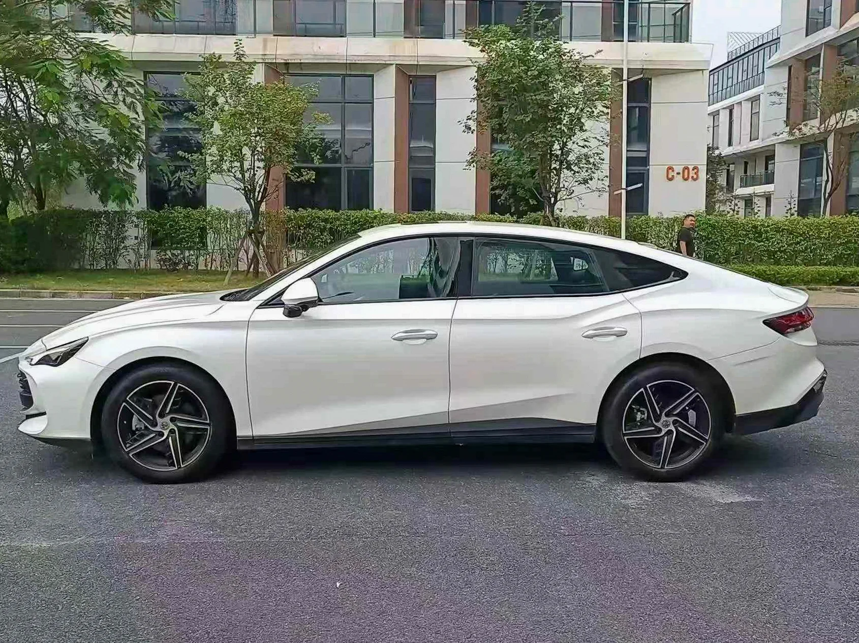 名爵7 后面外观三