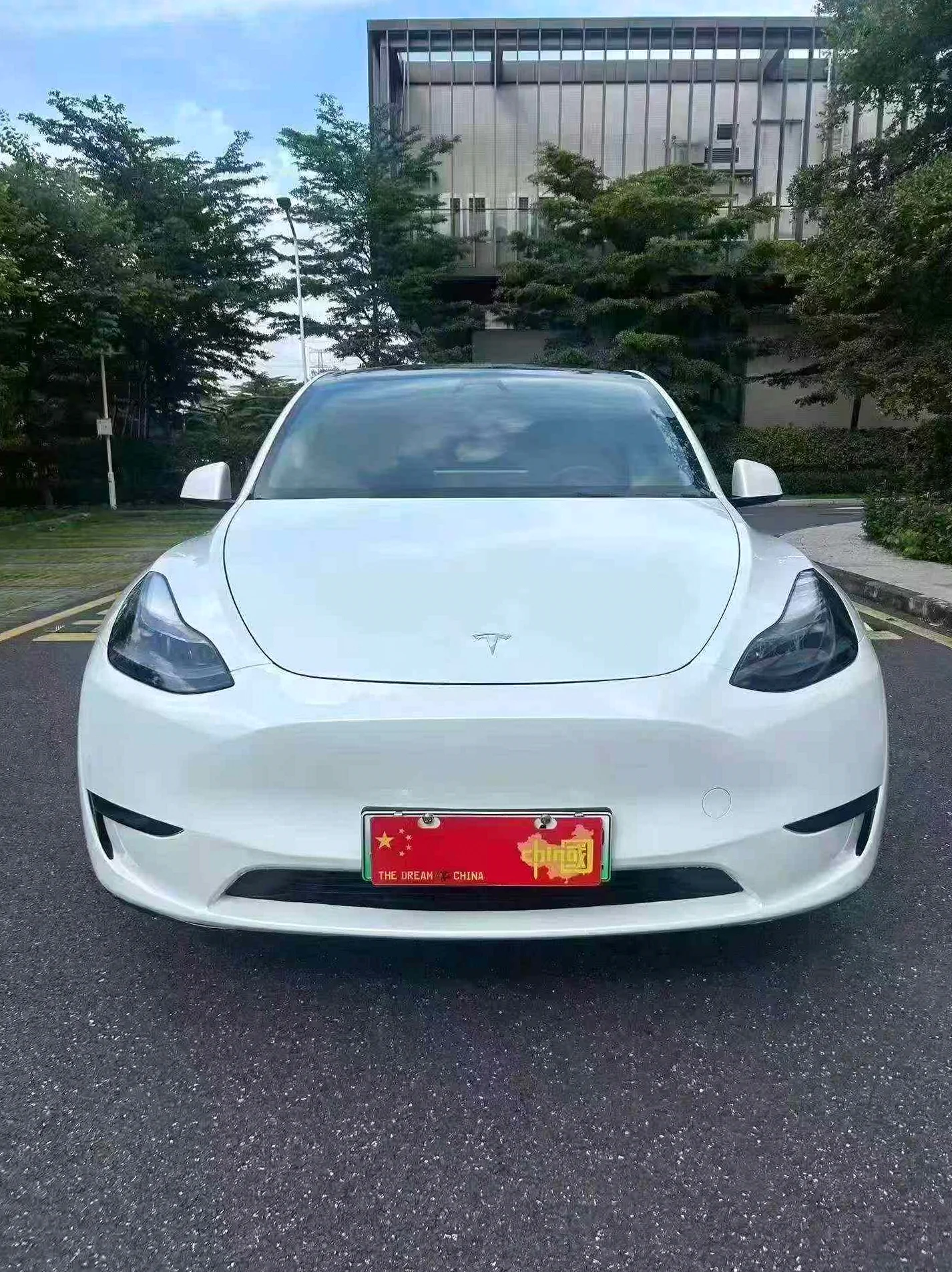 特斯拉MODEL 正面外观二