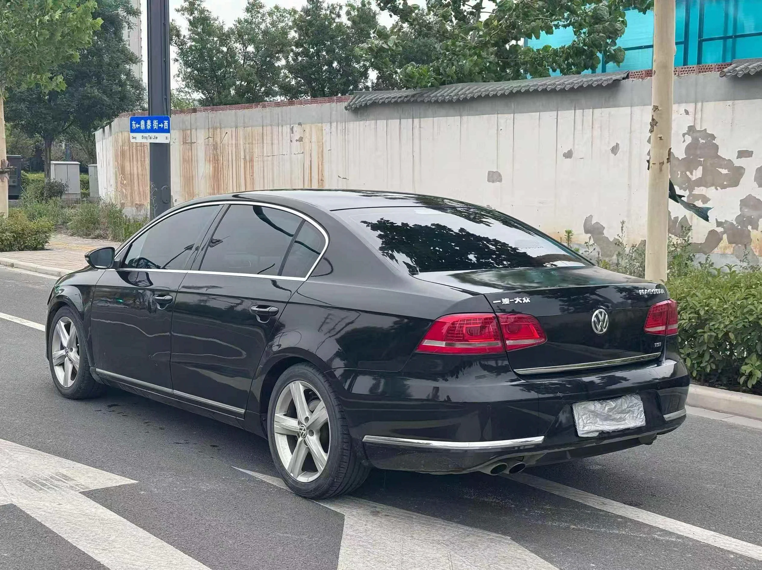 大众迈腾 后面外观二