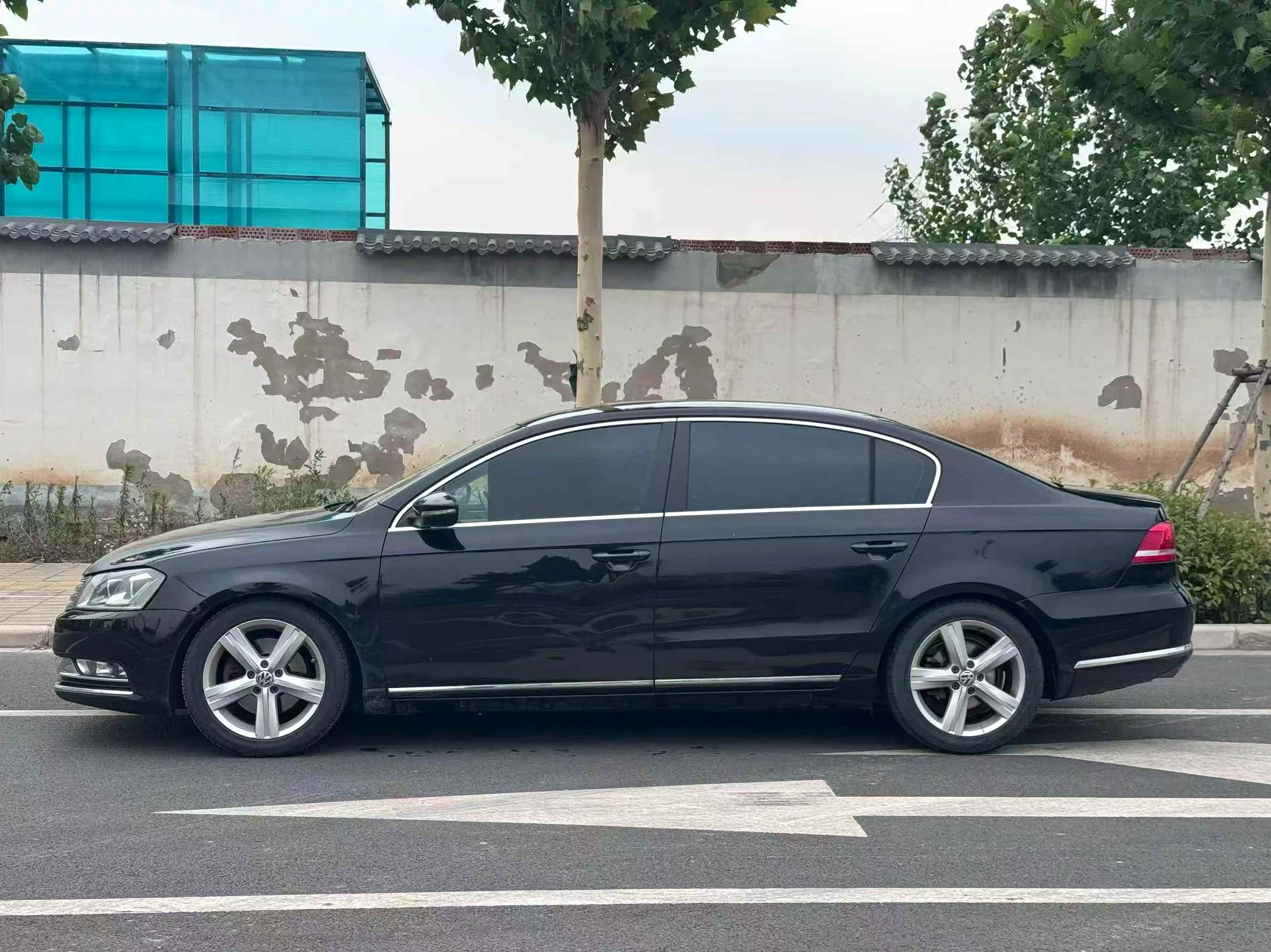 大众迈腾 后面外观一