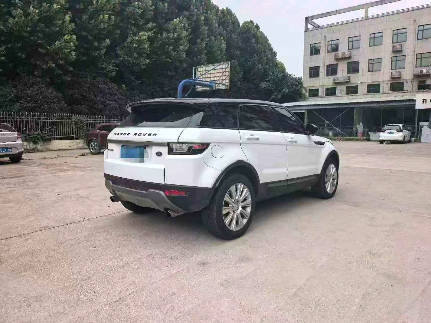 路虎极光 正面外观二
