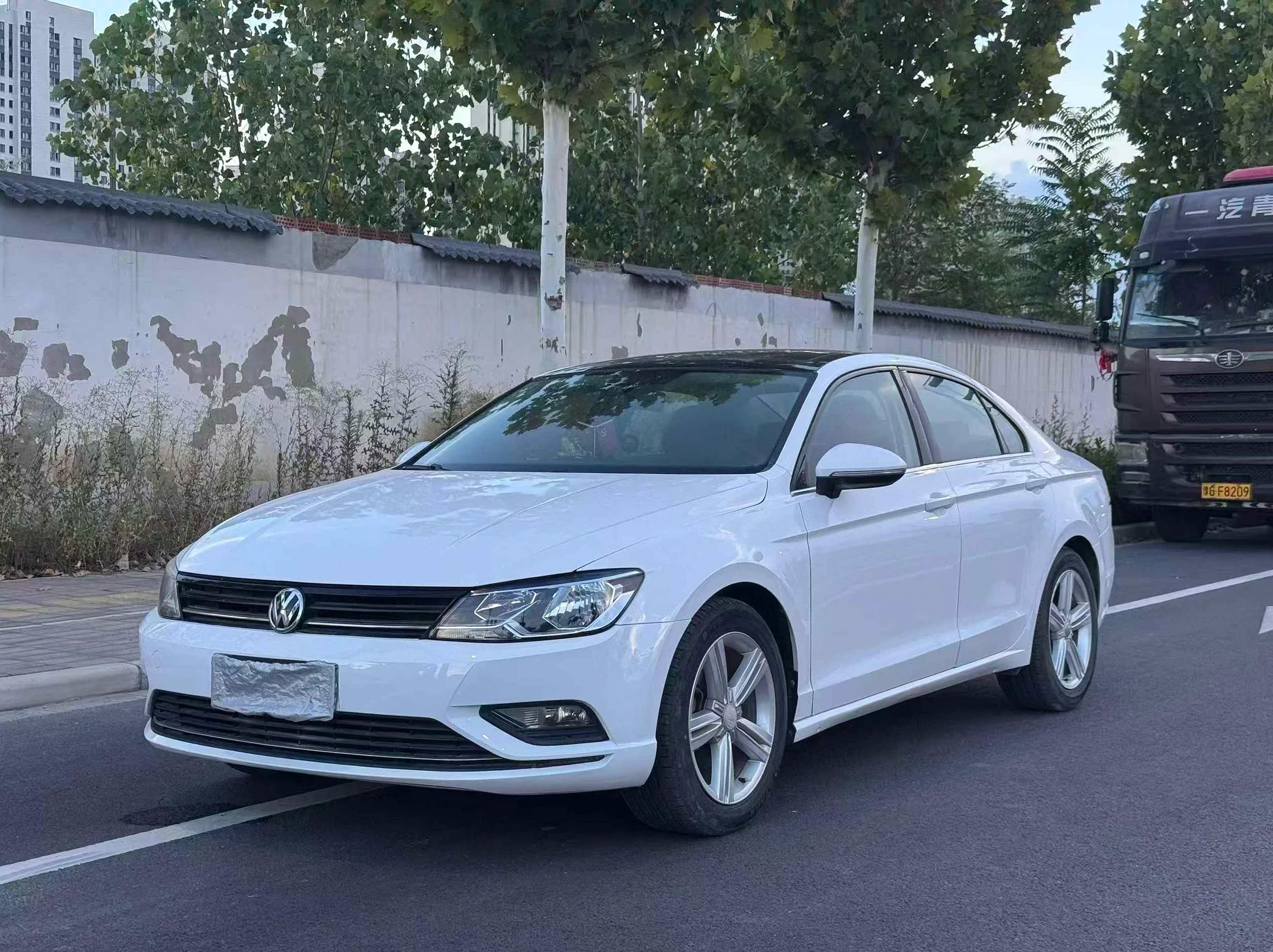大众凌渡 正面外观三