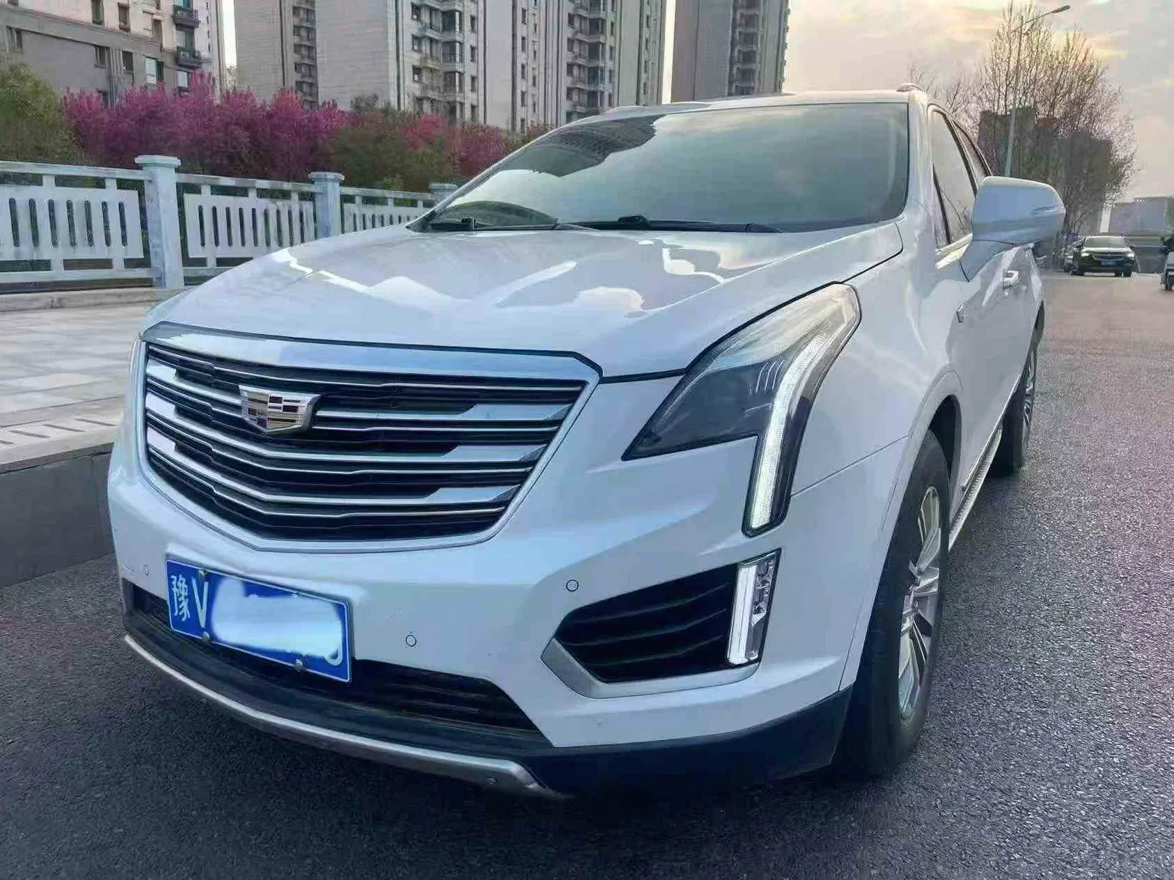 凯迪拉克XT5 正面外观二