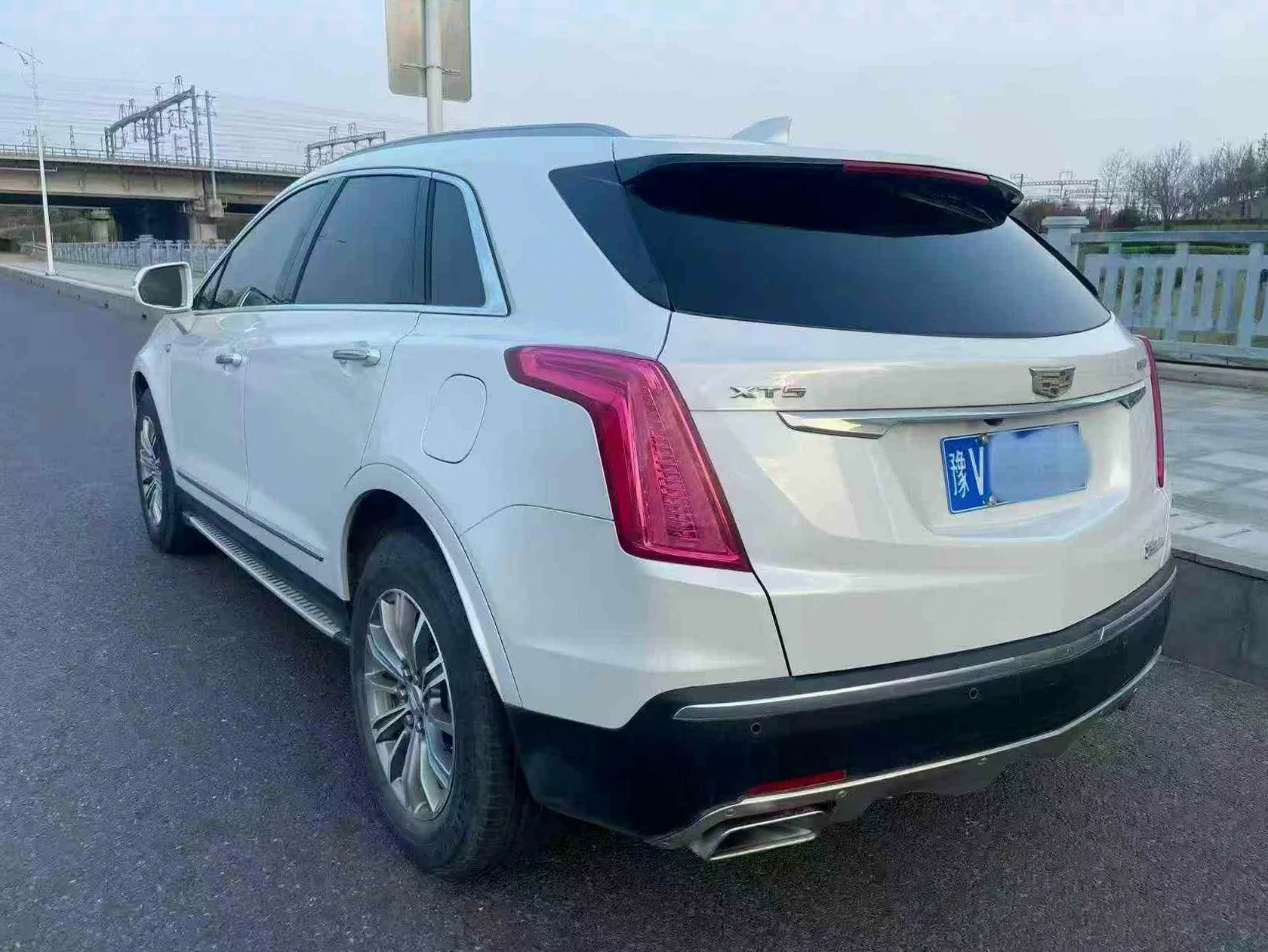 凯迪拉克XT5 正面外观三