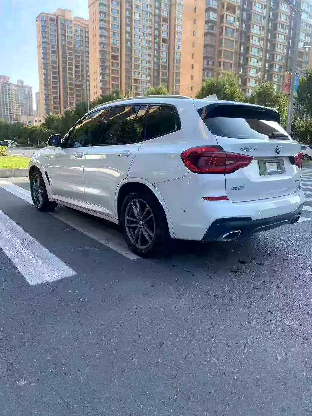 宝马X3 后面外观三