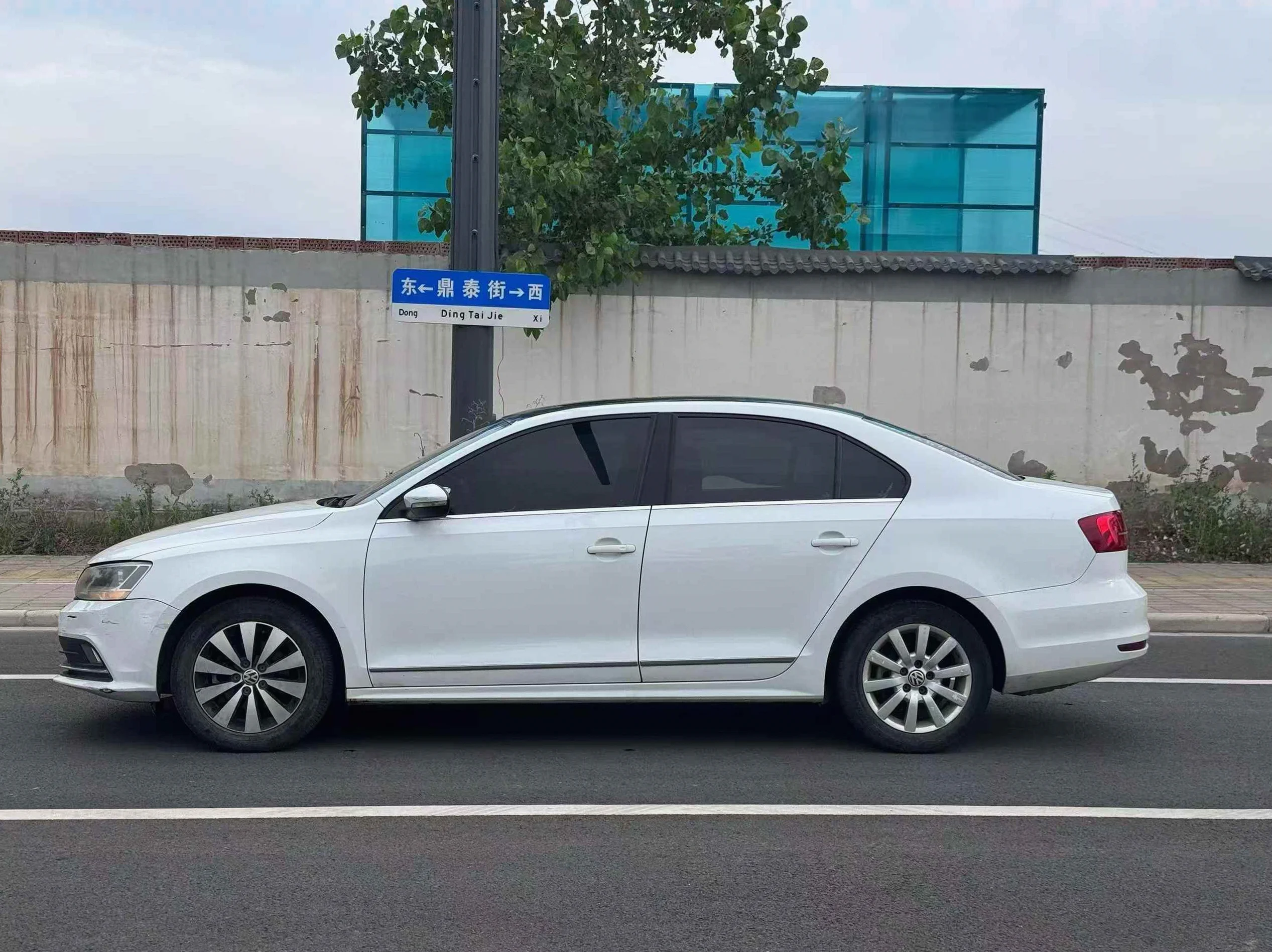 大众速腾 后面外观一