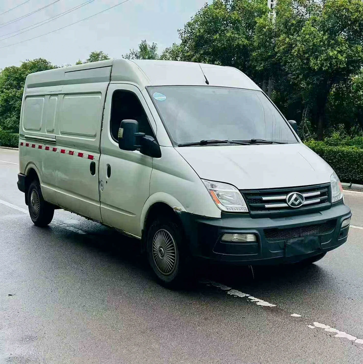 大通V80 正面外观二