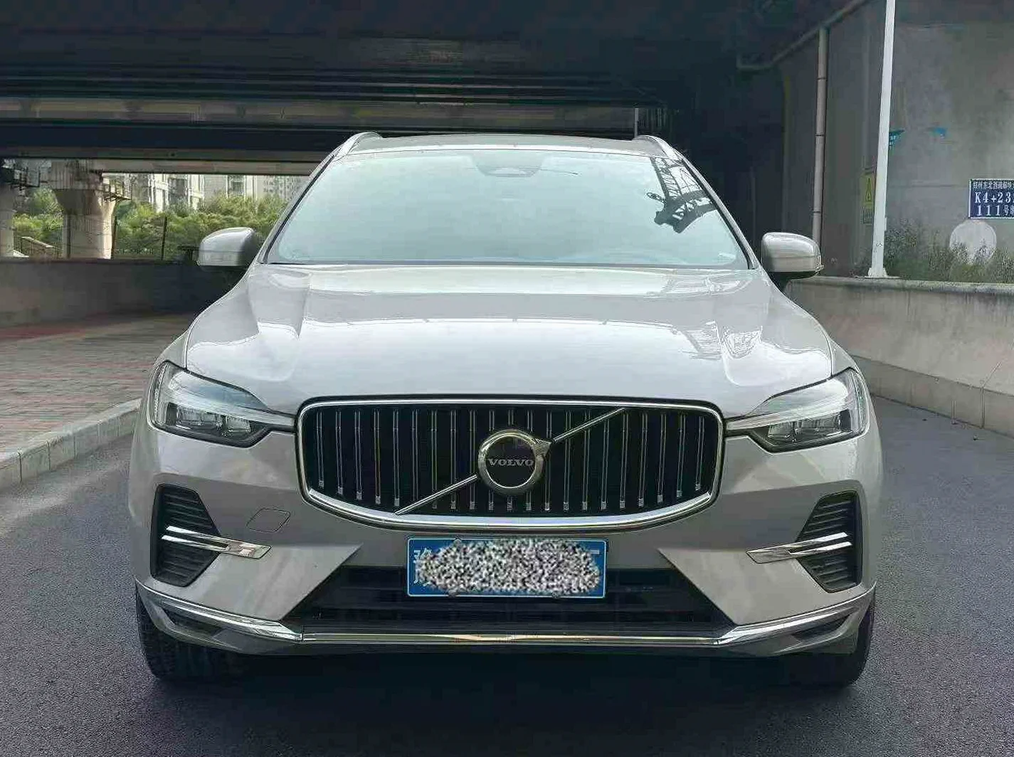 22年沃尔沃XC60 B5四驱智远豪华