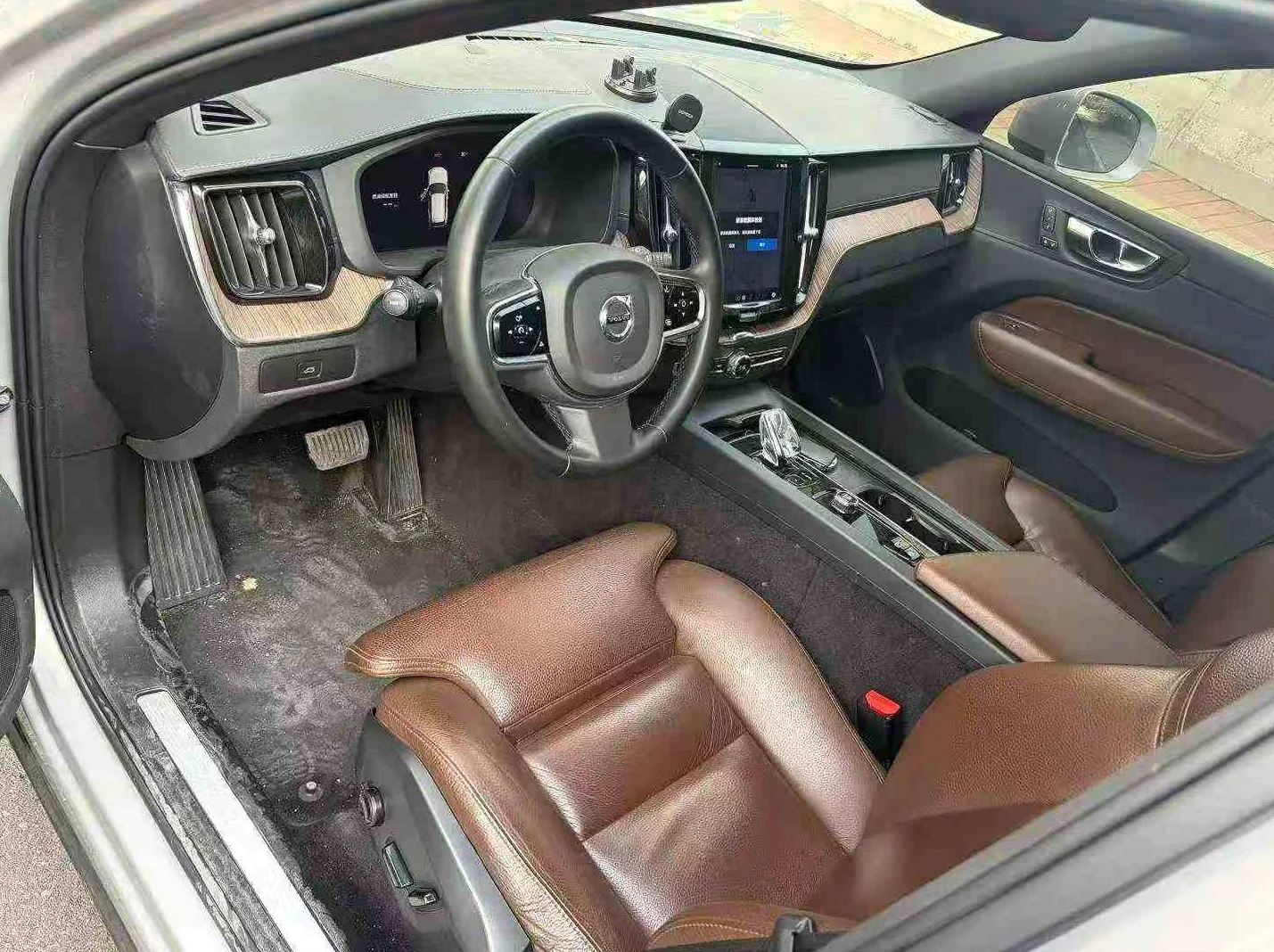 沃尔沃XC60 后面外观一