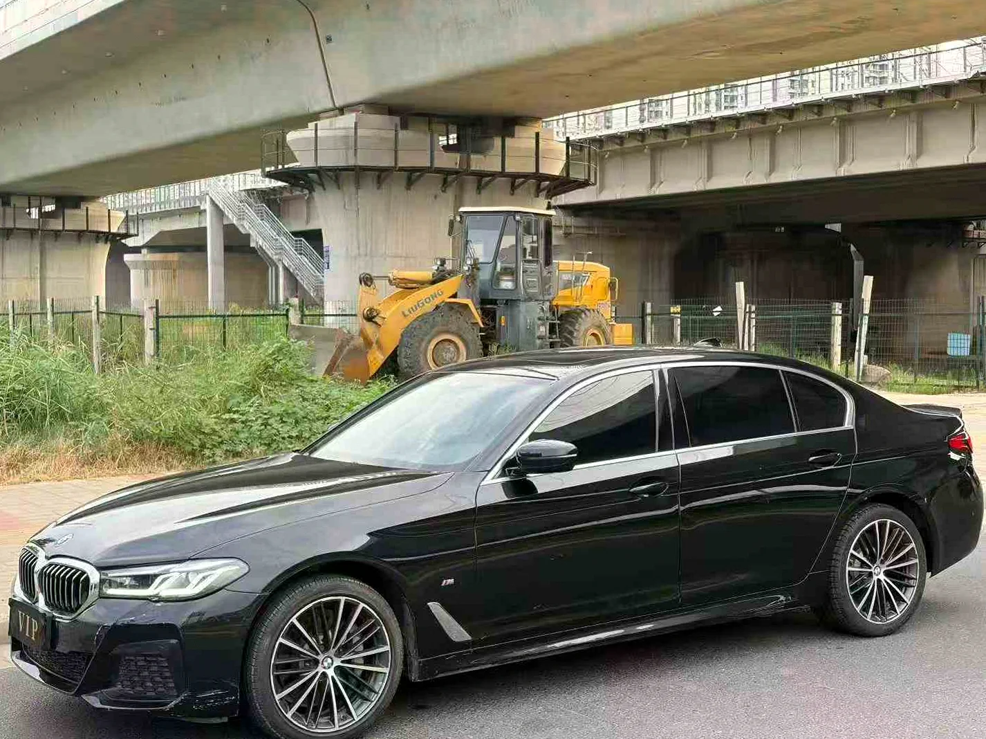 宝马5系 正面外观三