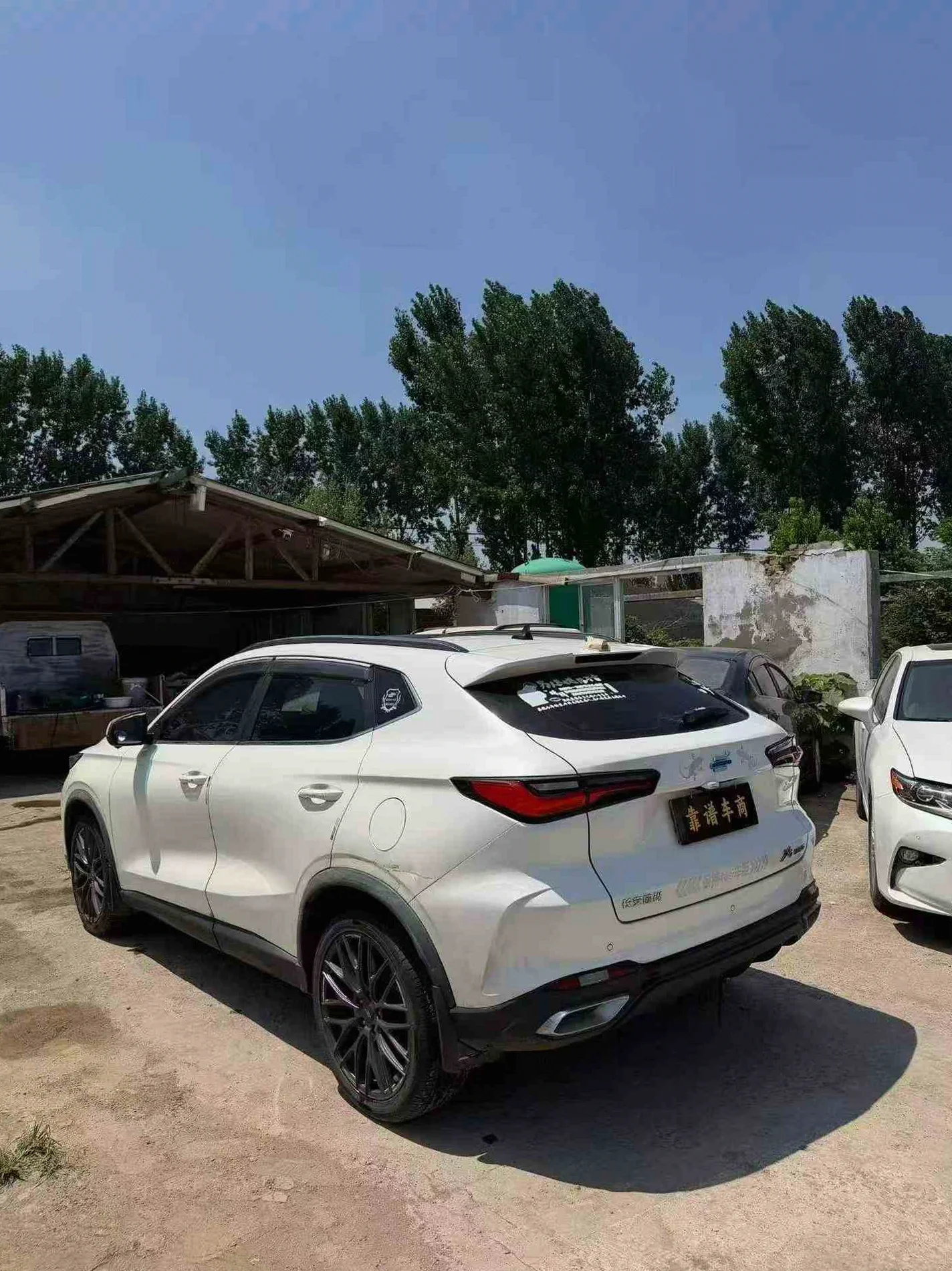 长安汽车欧尚 后面外观一