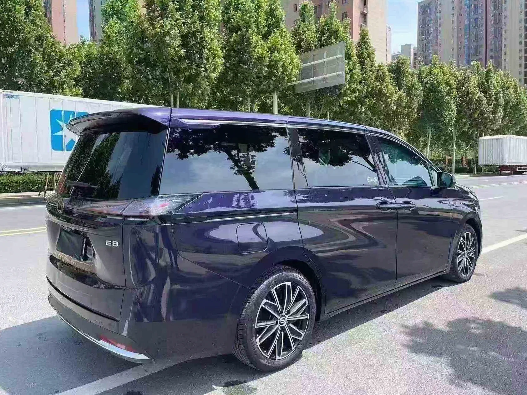 传祺E8 后面外观一