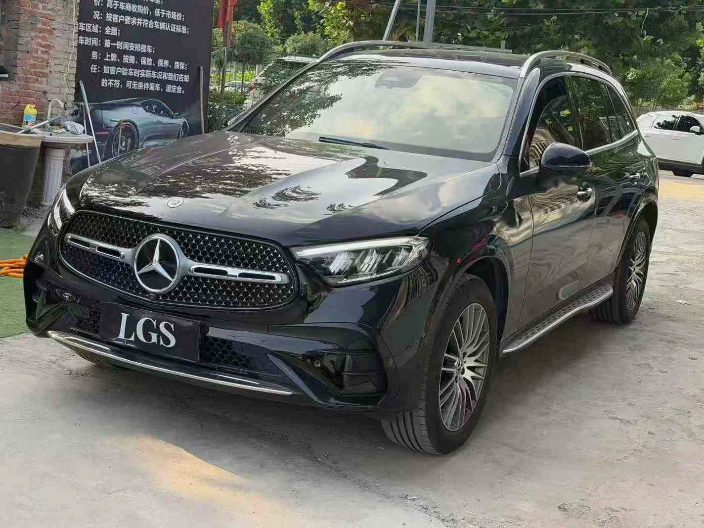 奔驰GLC 正面外观三